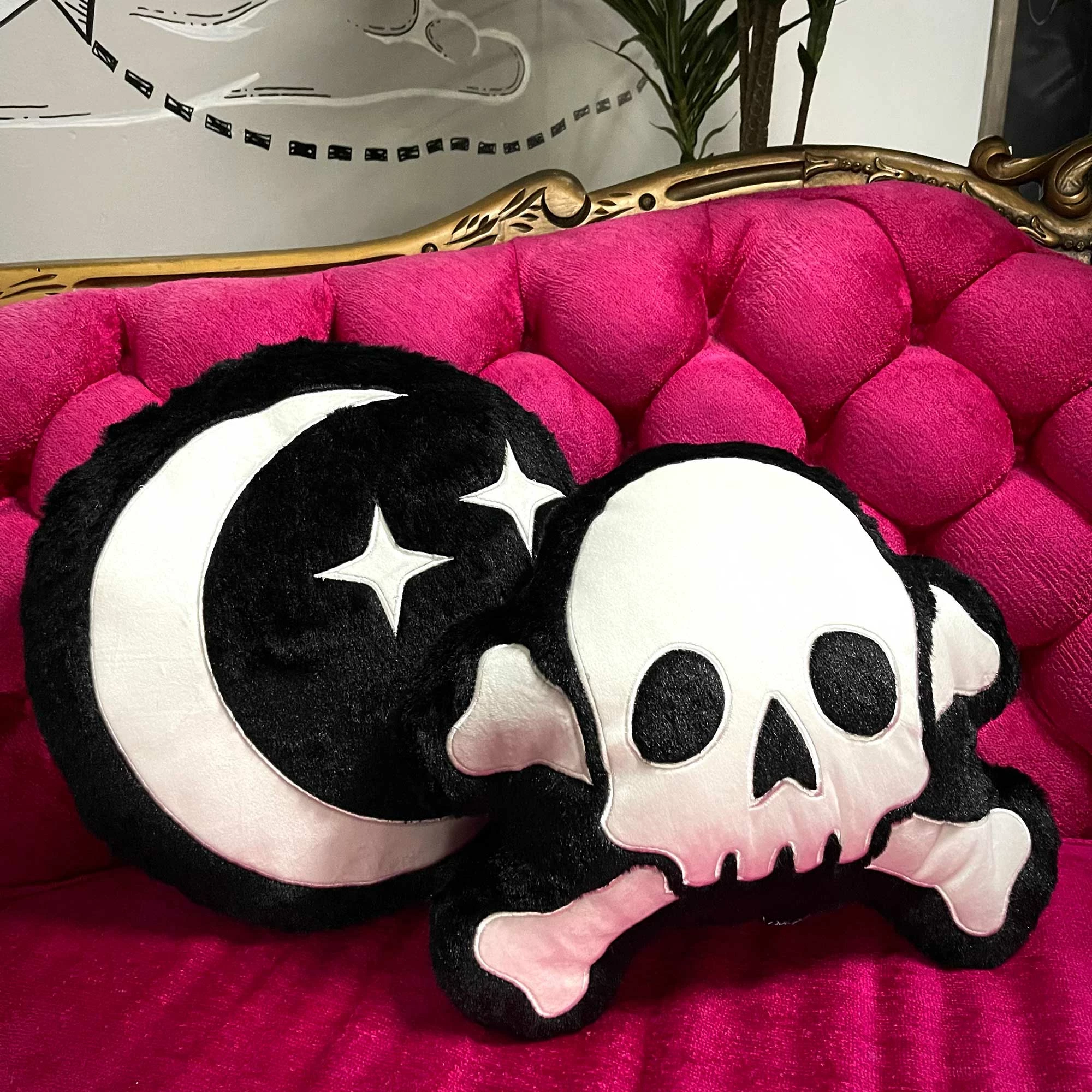 Promo ???? SOURPUSS FURRY SKULL & BONES PILLOW ✔️ - Image 3